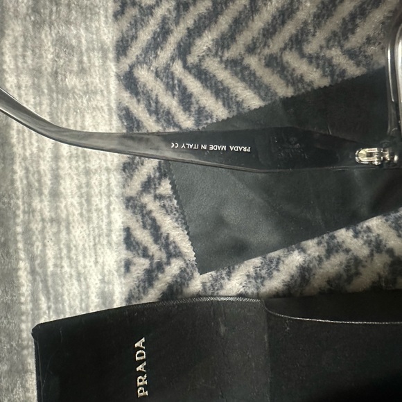 Prada, clear frame - Picture 3 of 3